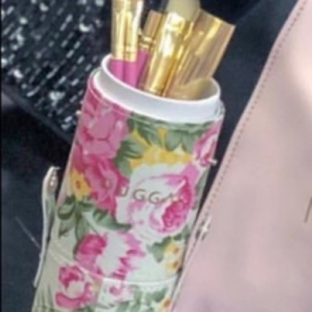 Mac duggal makeup brush holder
